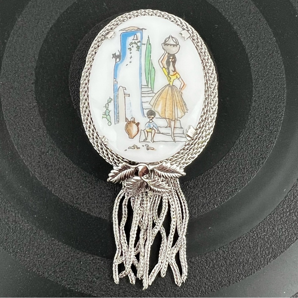 Beautiful Vintage Brooch